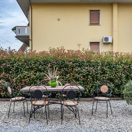 Irene Holiday Home With Patio And Parking Montecatini Terme Exterior photo