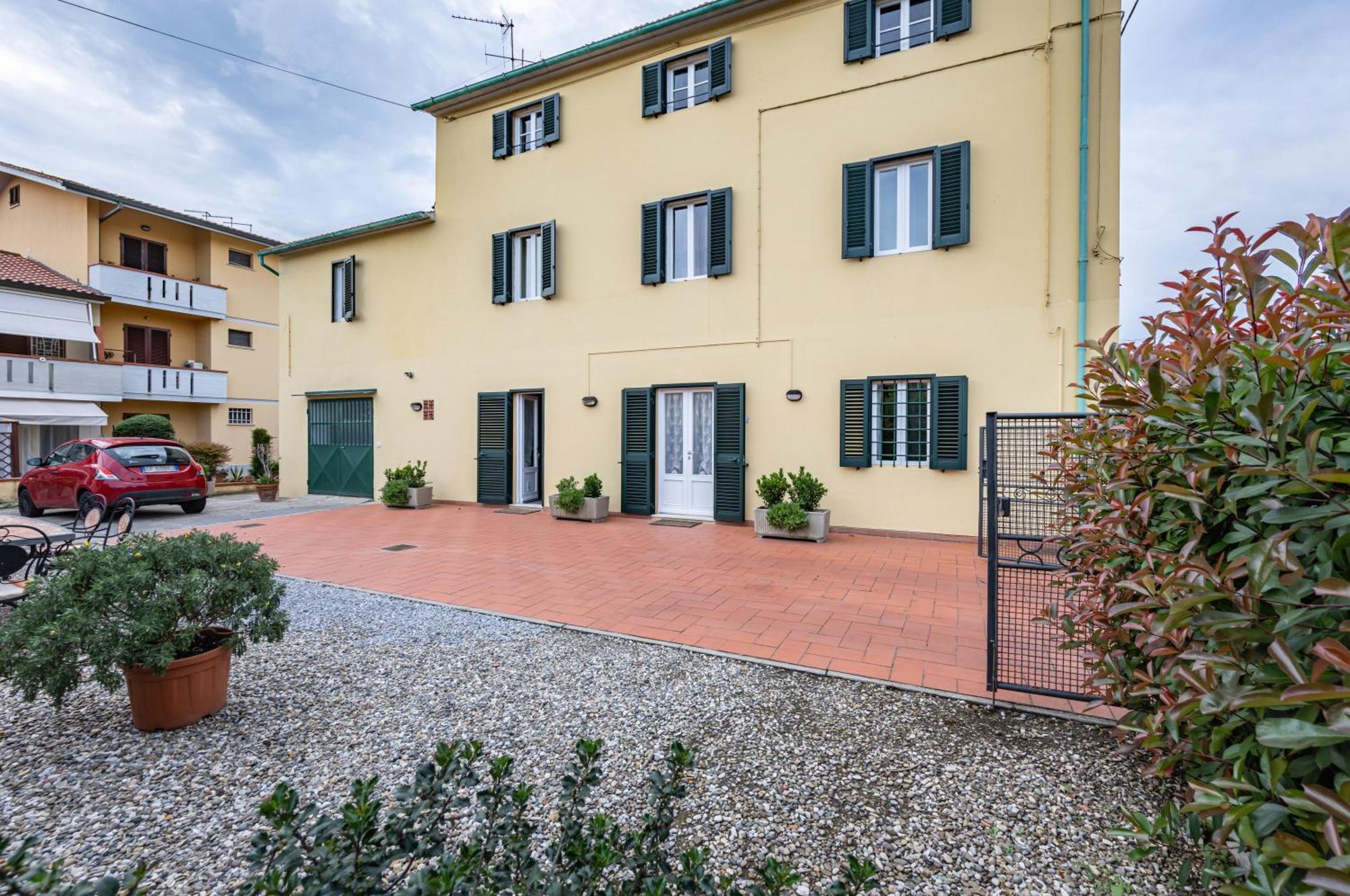 Irene With Patio And Parking Apartment Montecatini Terme