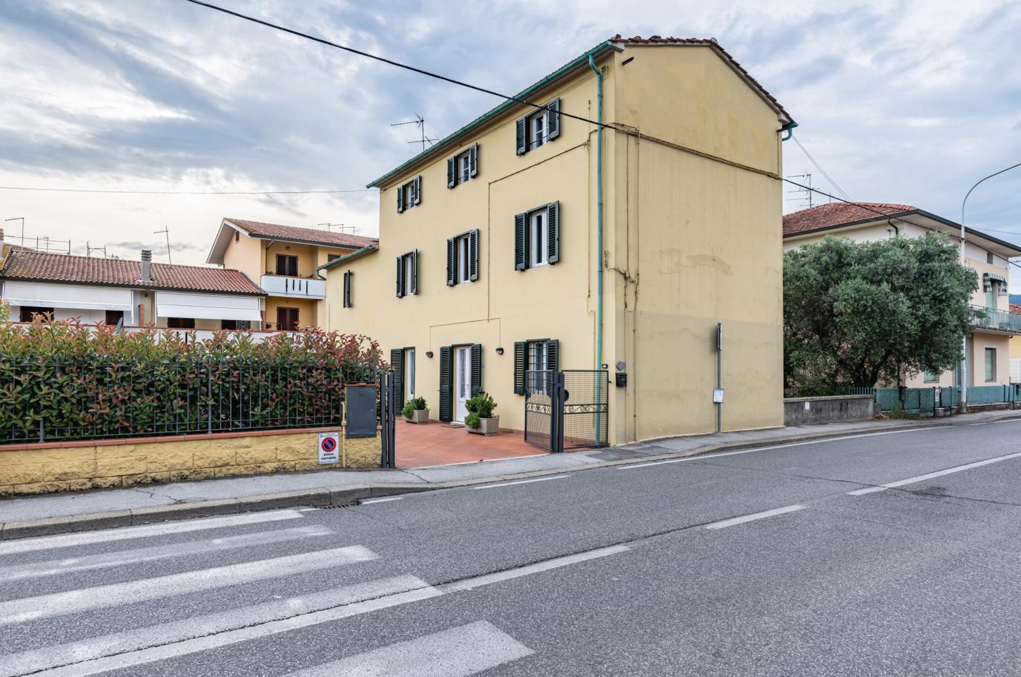 Irene With Patio And Parking * Montecatini Terme