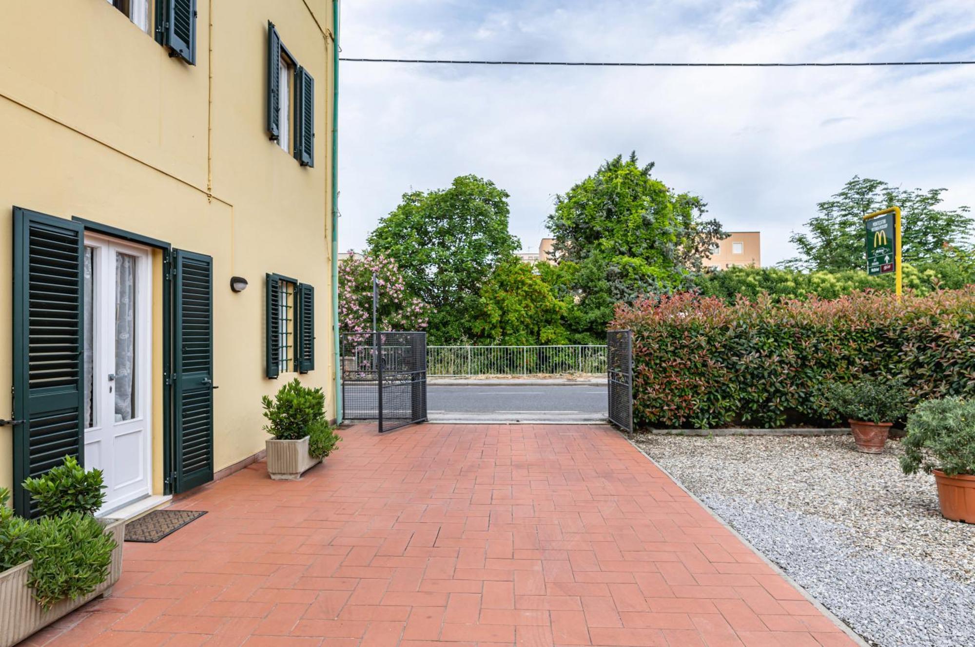 Irene With Patio And Parking Appartamento *